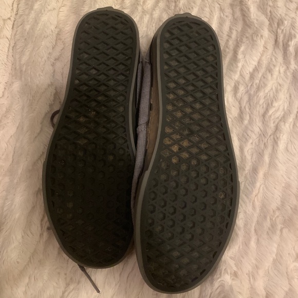 VANS - Picture 3 of 4